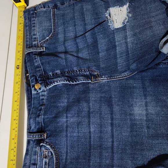 Jen 7 shorts Womens size 18 Denim Distressed Jean holes - Picture 7 of 13
